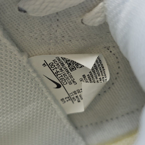 Nike Court Royale 2 White Athletic Shoes Size 12 main image 4